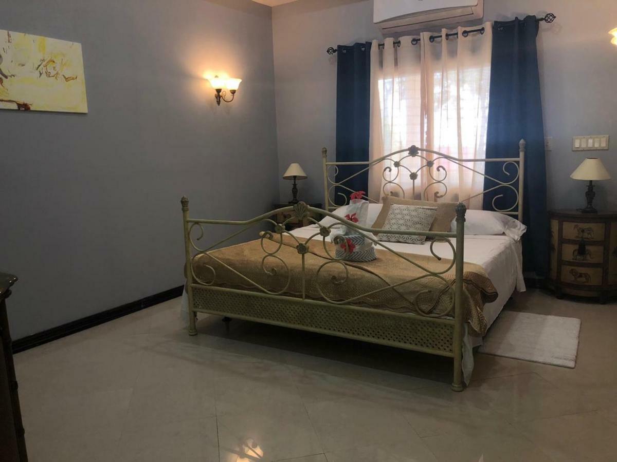 Seaside Chateau Resort เบลีซซิตี้ ภายนอก รูปภาพ